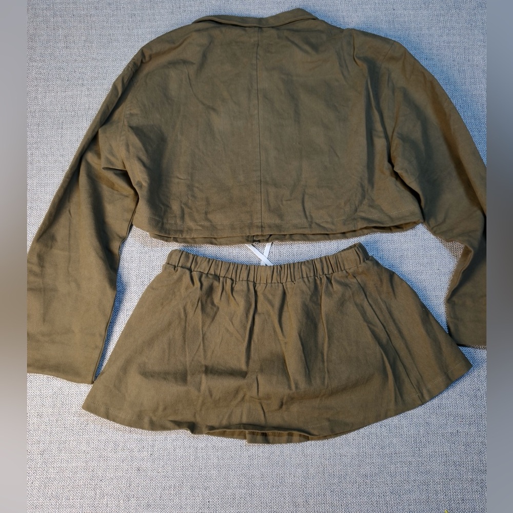 Women’s Alo Yoga Olive Cropped Jacket & Matching Skirt size M - Picture 2 of 3